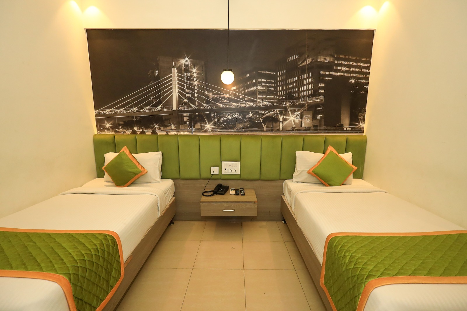 Deluxe Room Image 2