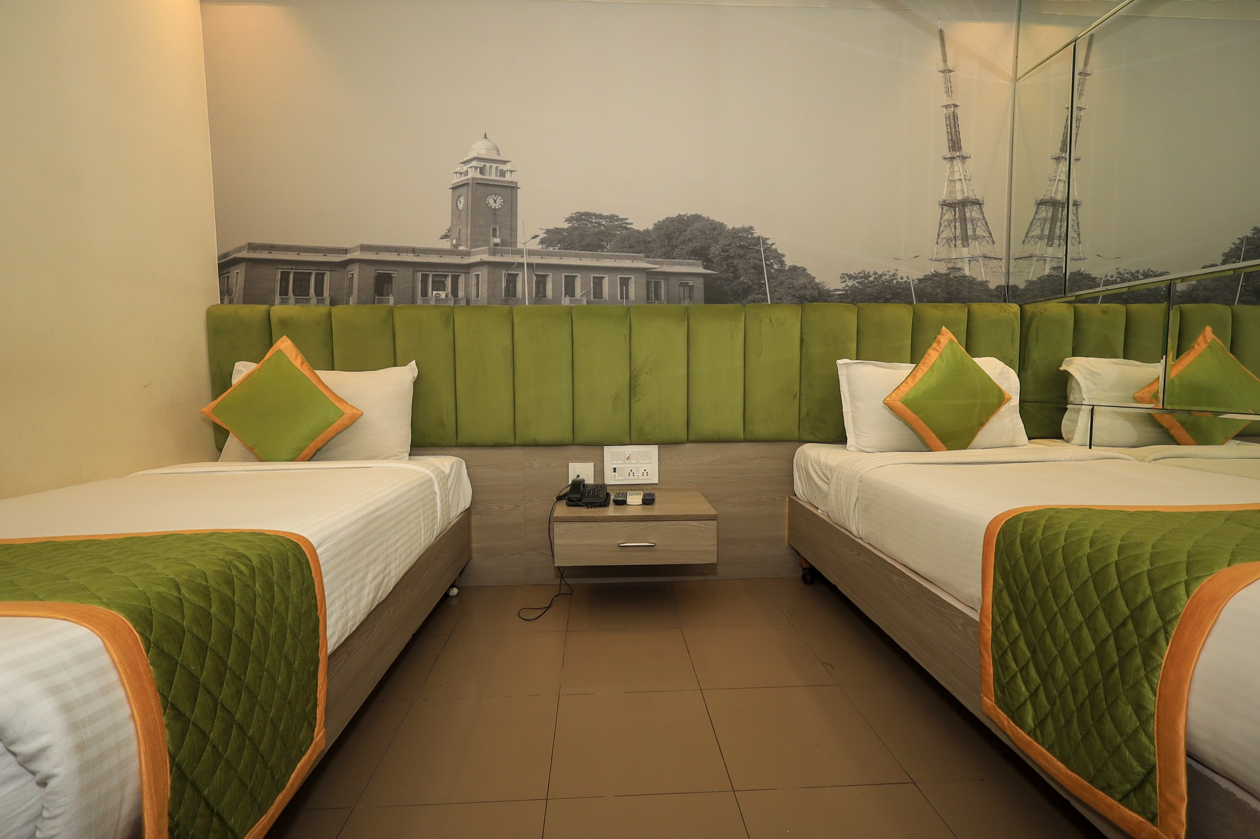 Deluxe Room Image 3
